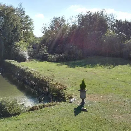 Les Bovrieres Bed & Breakfast *