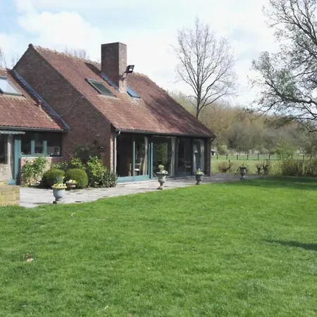 Les Bovrieres Bed & Breakfast *